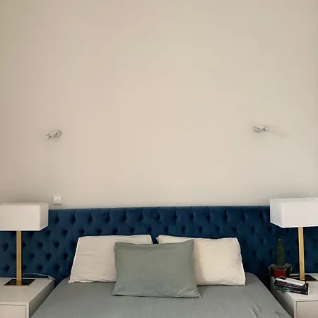 Δωμάτια σε οικογενειακή κατοικία In Shared House With Private External Bathroom *