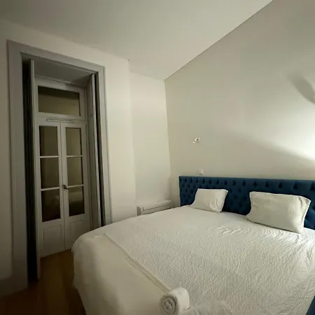 Accommodatie bij particulieren In Shared House With Private External Bathroom Lissabon